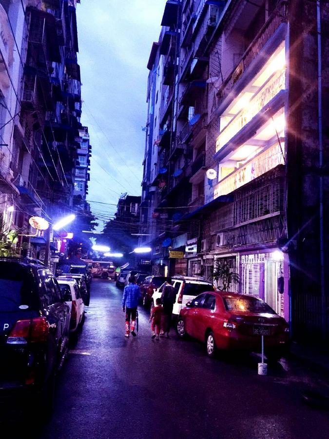 Htinn Yue Tann Hostel Yangon Dış mekan fotoğraf